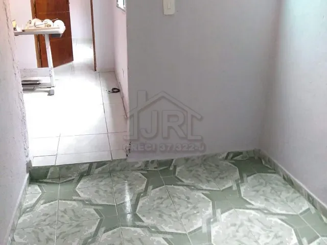 Sobrado com 57m² 2 quartos e 2 banheiros, para alugar, no bairro Jardim Zaira em Mauá