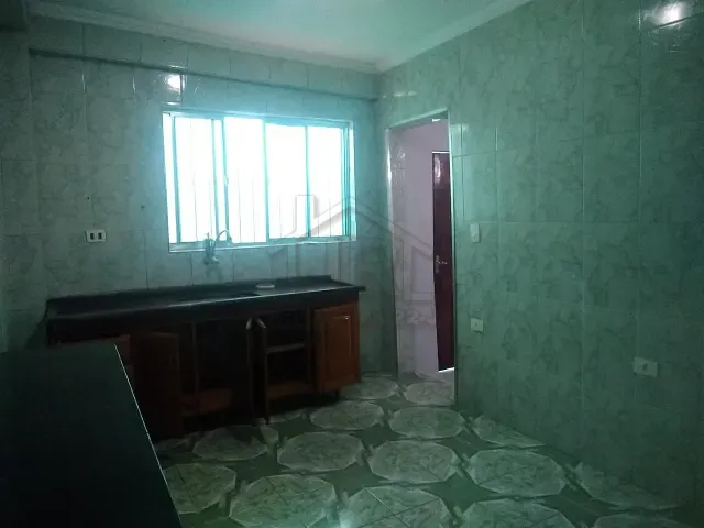 Sobrado com 57m² 2 quartos e 2 banheiros, para alugar, no bairro Jardim Zaira em Mauá