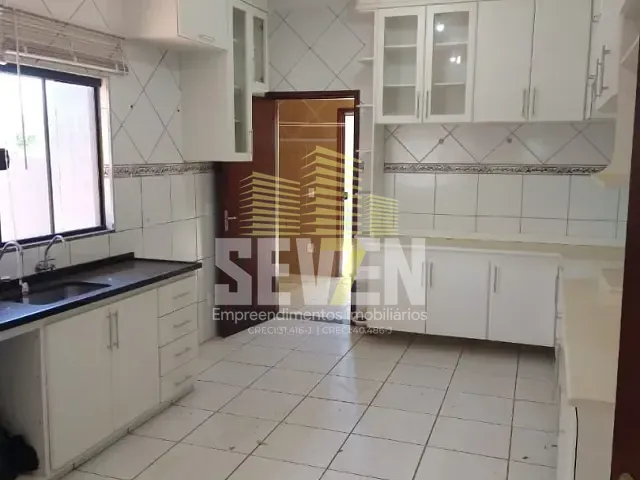 Casa com 450m² 4 quartos e 4 banheiros, à venda, no bairro Residencial Village Campo Novo em Bauru
