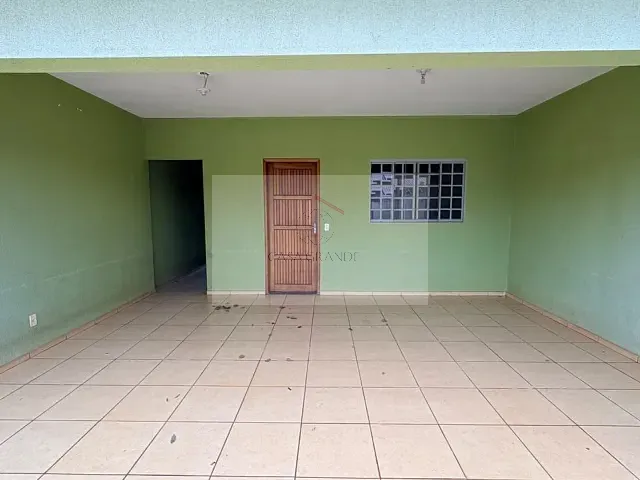 Casa 3 quartos e 2 banheiros, para alugar, no bairro Kasato Maru em Rolândia