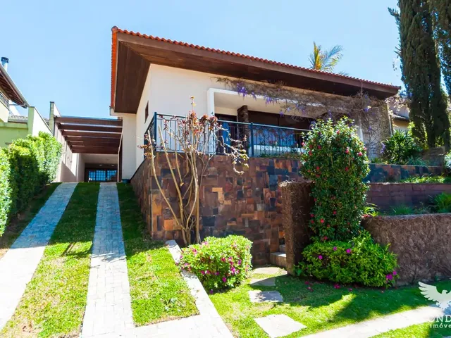 Casa com 450m² 5 quartos e 5 banheiros, para alugar, no bairro Butiatuvinha em Curitiba