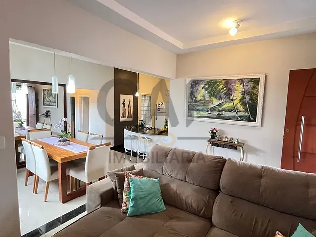 Casa com 250m² 3 quartos e 3 banheiros, à venda, no bairro Novo Horizonte em Jaguariúna