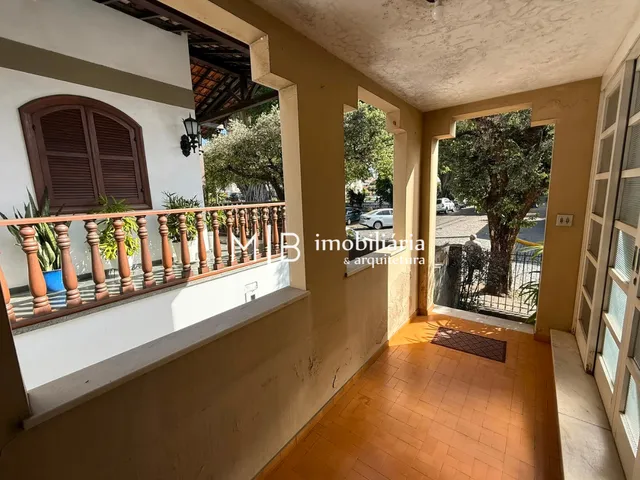 Casa 4 quartos e 4 banheiros, à venda, no bairro Centro em Cataguases