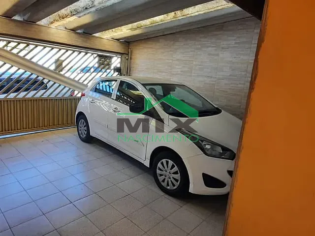 Casa com 300m² 6 quartos e 3 banheiros, à venda, no bairro Taboão em Diadema