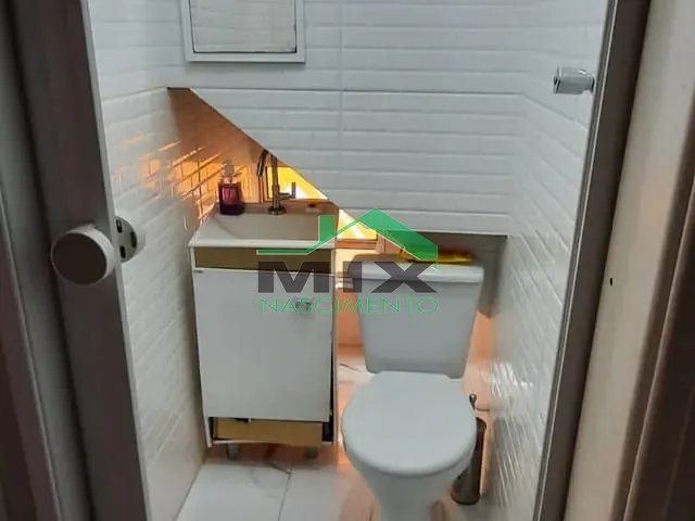Casa com 300m² 6 quartos e 3 banheiros, à venda, no bairro Taboão em Diadema