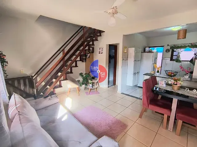 Casa 2 quartos e 2 banheiros, à venda, no bairro Praia do Imperador (Guia de Pacobaíba) em Magé