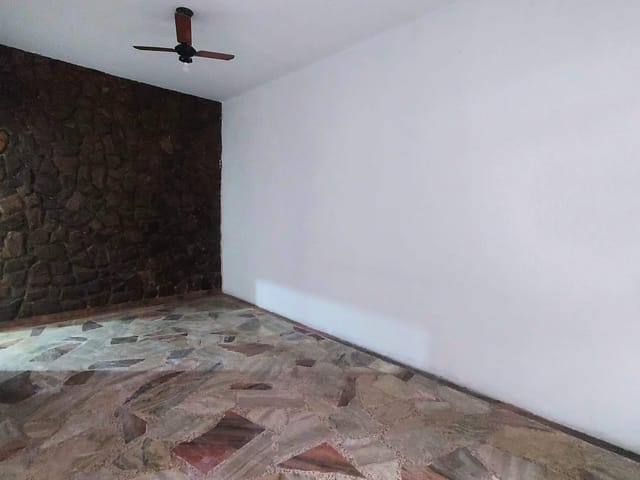 Foto do Casa - Casa com 2 quartos para alugar - Fonseca - Niterói/RJ | SelfSpin