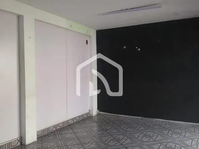 Casa com 200m² 3 quartos e 2 banheiros, à venda, no bairro Jardim Maria Tereza em Barueri