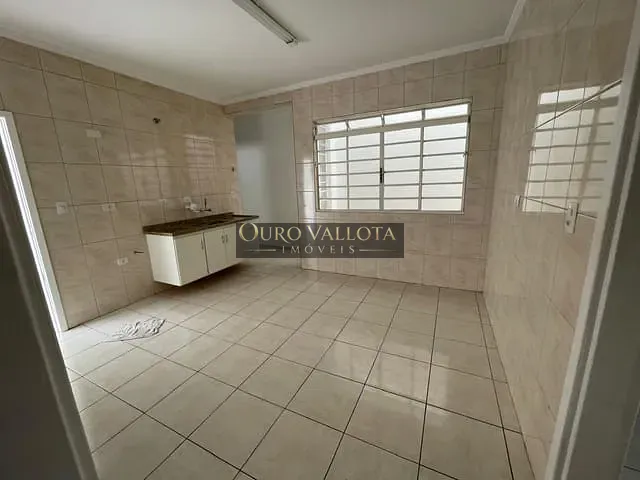 Casa com 300m² 3 quartos e 3 banheiros, para alugar, no bairro Parque da Vila Prudente em São Paulo