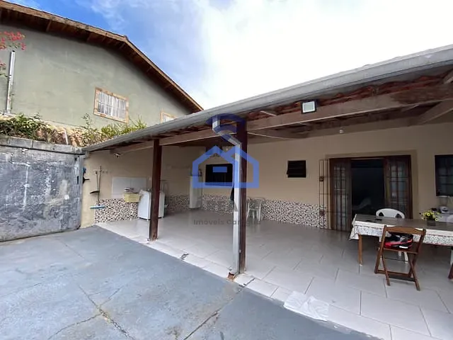 Casa com 320m² 4 quartos e 3 banheiros, à venda, no bairro Martim de Sá em Caraguatatuba