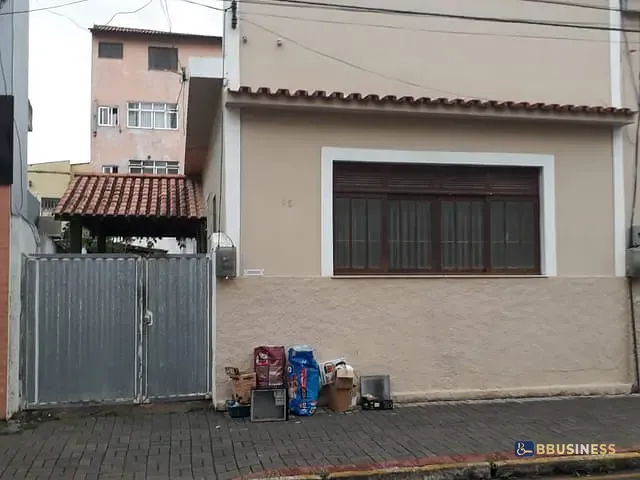 Casa 2 quartos e 3 banheiros, à venda, no bairro Centro em Campos dos Goytacazes