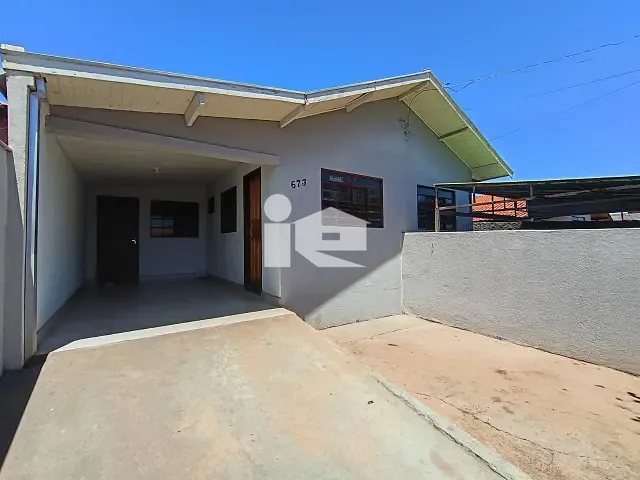 Casa 3 quartos e 1 banheiro, para alugar, no bairro Conjunto Habitacional Santiago em Rolândia
