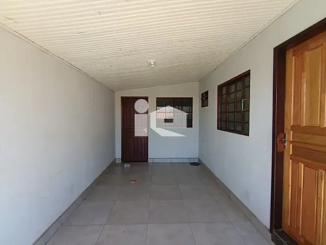 Casa 3 quartos e 1 banheiro, para alugar, no bairro Conjunto Habitacional Santiago em Rolândia