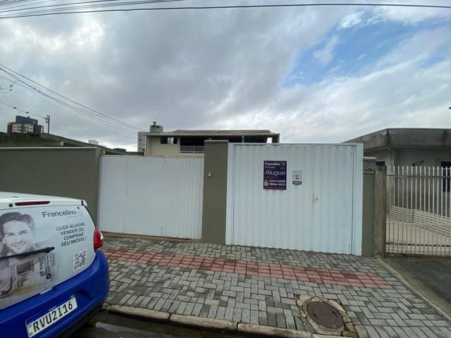 Casa 3 quartos e 1 banheiro, para alugar, no bairro Cordeiros em Itajaí