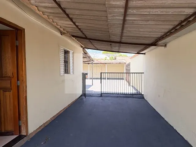 Casa com 275m² 2 quartos e 1 banheiro, para alugar, no bairro Domingos Neves em Rolândia