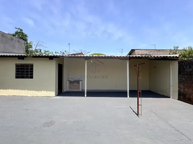 Casa com 275m² 2 quartos e 1 banheiro, para alugar, no bairro Domingos Neves em Rolândia