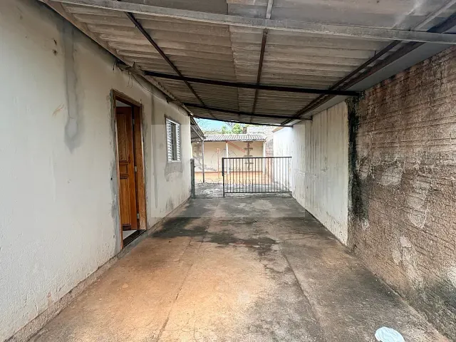 Casa com 275m² 2 quartos e 1 banheiro, para alugar, no bairro Domingos Neves em Rolândia
