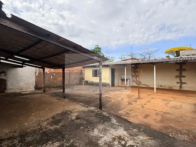 Casa com 275m² 2 quartos e 1 banheiro, para alugar, no bairro Domingos Neves em Rolândia