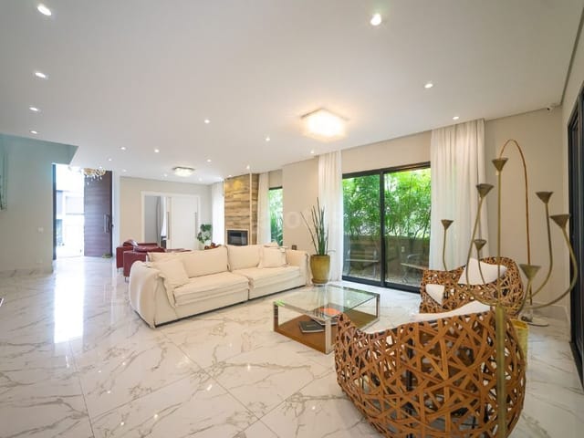 Casa com 525m² 4 quartos e 8 banheiros, para alugar, no bairro Alphaville em Santana de Parnaíba