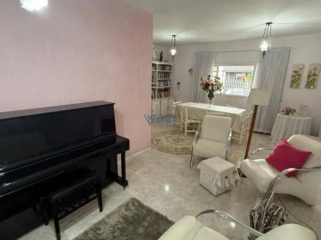 Casa 4 quartos e 3 banheiros, à venda, no bairro Jardim das Indústrias em São José dos Campos
