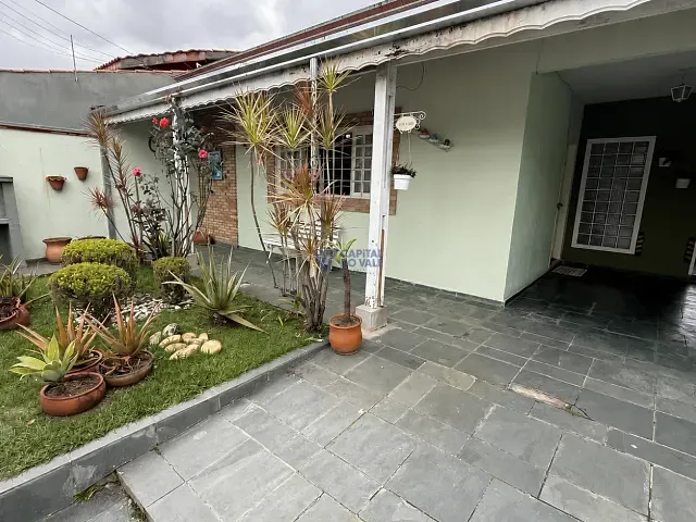 Casa 4 quartos e 3 banheiros, à venda, no bairro Jardim das Indústrias em São José dos Campos