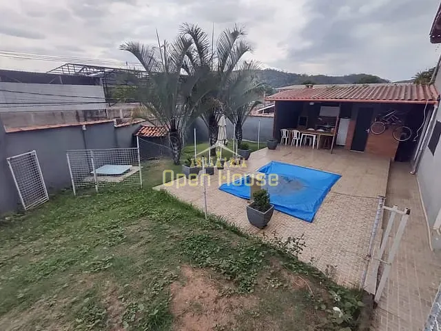 Casa 3 quartos e 2 banheiros, à venda, no bairro Colônia Santo Antônio em Barra Mansa