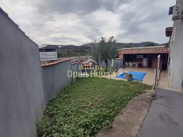 Casa 3 quartos e 2 banheiros, à venda, no bairro Colônia Santo Antônio em Barra Mansa