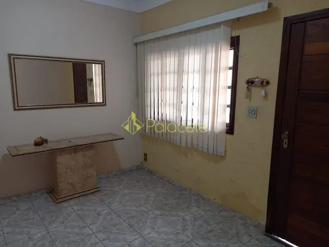 Casa 4 quartos e 1 banheiro, à venda, no bairro Jardim Russi em Taubaté