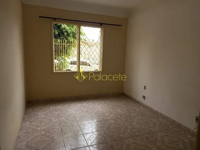 Casa 4 quartos e 1 banheiro, à venda, no bairro Jardim Russi em Taubaté