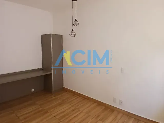 Casa com 300m² 3 quartos e 3 banheiros, à venda, no bairro Vila Guedes em Jaguariúna