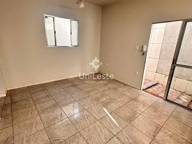 Casa 2 quartos e 2 banheiros, à venda, no bairro Santa Tereza em Belo Horizonte