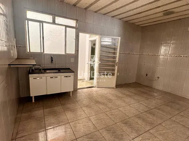 Casa 2 quartos e 2 banheiros, à venda, no bairro Santa Tereza em Belo Horizonte