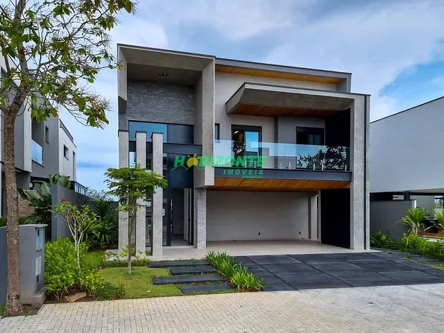 Casa com 525m² 5 quartos e 6 banheiros, à venda, no bairro Condomínio Residencial Alphaville em São José dos Campos