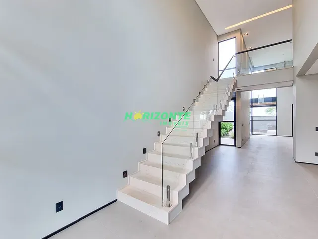 Casa com 525m² 5 quartos e 6 banheiros, à venda, no bairro Condomínio Residencial Alphaville em São José dos Campos