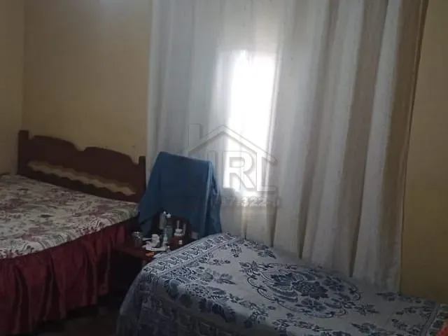 Casa com 300m² 2 quartos e 1 banheiro, à venda, no bairro Jardim Zaira em Mauá