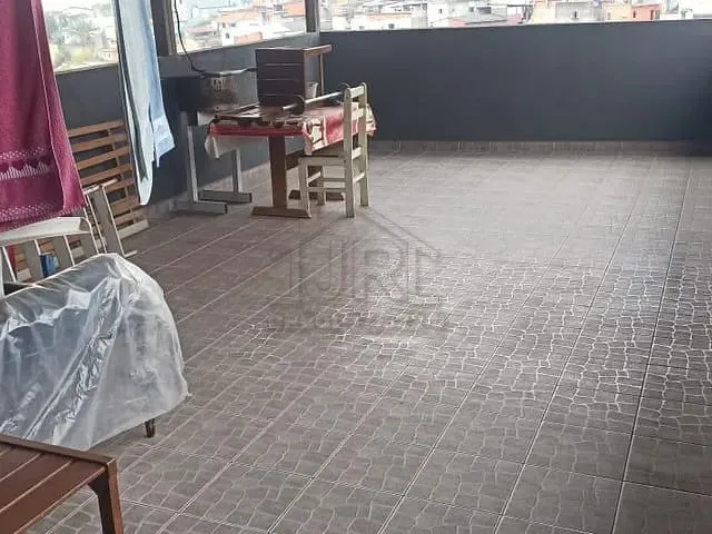 Casa com 300m² 2 quartos e 1 banheiro, à venda, no bairro Jardim Zaira em Mauá