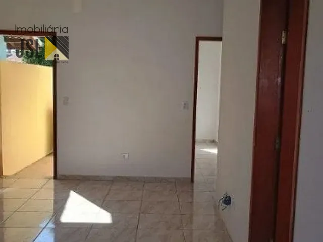 Casa com 128m² 2 quartos e 2 banheiros, à venda, no bairro Vila Bandeirantes em Caçapava