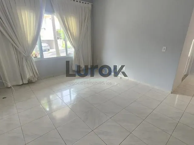 Casa com 453m² 3 quartos e 4 banheiros, para alugar, no bairro Condomínio Vivenda das Quaresmeiras em Valinhos