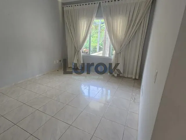 Casa com 453m² 3 quartos e 4 banheiros, para alugar, no bairro Condomínio Vivenda das Quaresmeiras em Valinhos