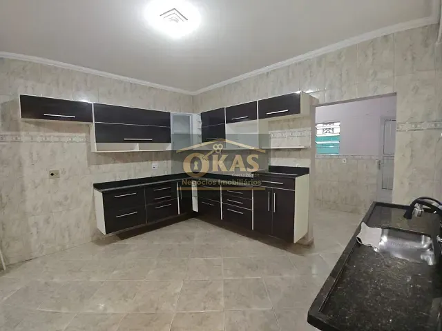 Casa 2 quartos e 1 banheiro, para alugar, no bairro Vila Urupês em Suzano