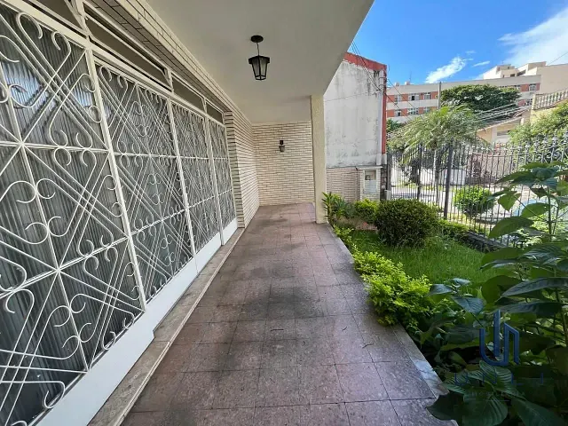 Casa 3 quartos e 3 banheiros, à venda, no bairro Jardim Amália em Volta Redonda
