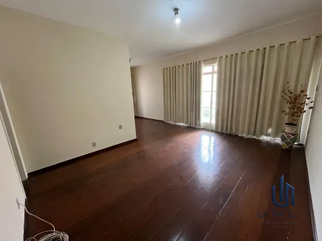 Casa 3 quartos e 3 banheiros, à venda, no bairro Jardim Amália em Volta Redonda