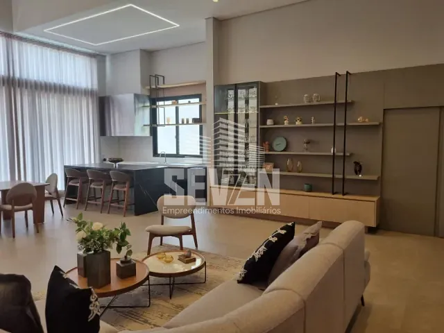 Casa com 720m² 4 quartos e 5 banheiros, à venda, no bairro Vila Aviação em Bauru