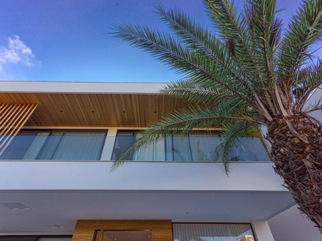 Casa com 616m² 5 quartos e 8 banheiros, à venda, no bairro Barra da Tijuca em Rio de Janeiro
