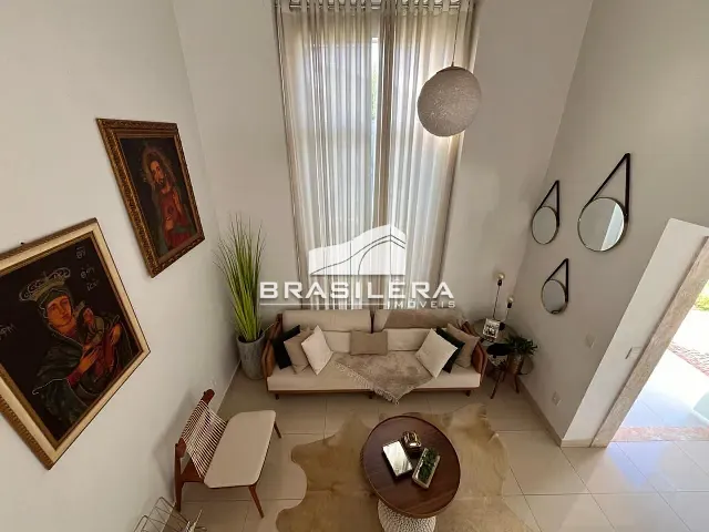 Casa 5 quartos e 5 banheiros, à venda, no bairro Jardins Madri em Goiânia