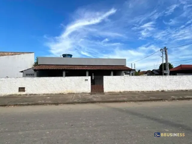 Casa com 288m² 3 quartos e 2 banheiros, à venda, no bairro Goytacazes em Campos dos Goytacazes