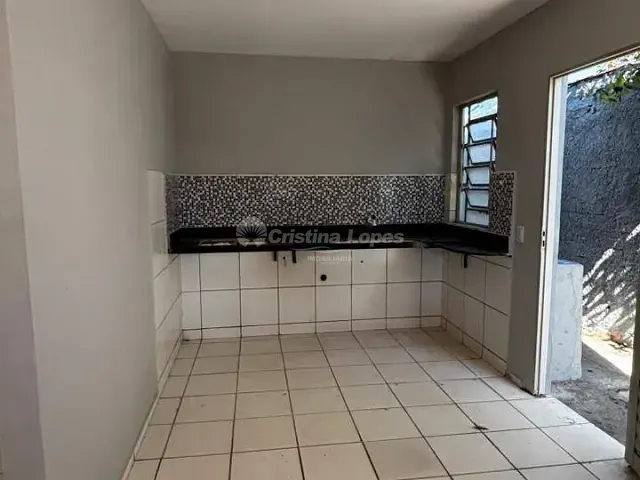 Casa com 300m² 3 quartos e 2 banheiros, à venda, no bairro Portal da Alegria em Teresina