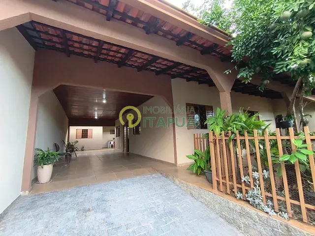 Casa com 230m² 3 quartos e 3 banheiros, à venda, no bairro Parigot em Londrina