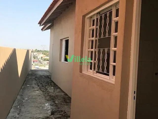 Casa à venda, no bairro Estância Guatambu em Itaquaquecetuba