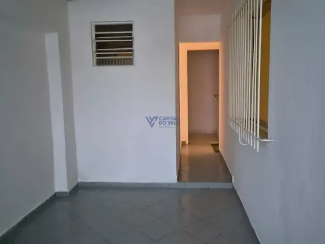 Casa 3 quartos e 3 banheiros, à venda, no bairro Monte Castelo em São José dos Campos